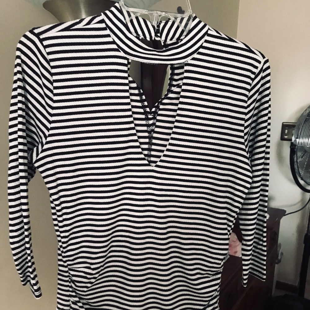 EUC 3/4 sleeve top